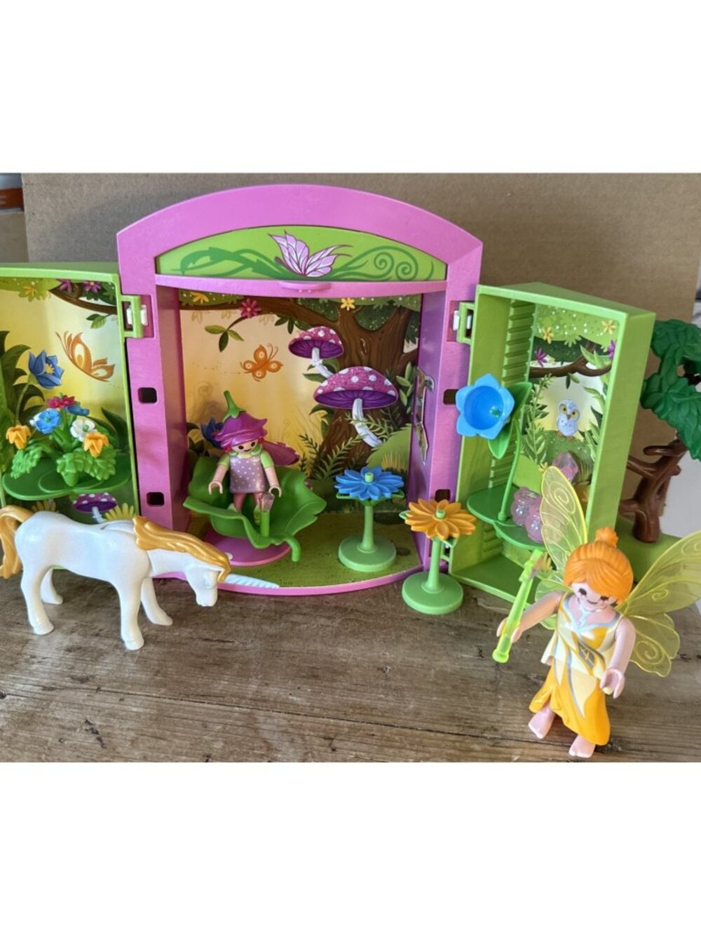 16 pc Playmobil Fairies Fairy Garden Play Box 5661 Released 2015 - Picture 2 of 12